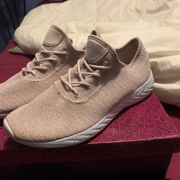 Shoes - Selling shoes! Barely worn!